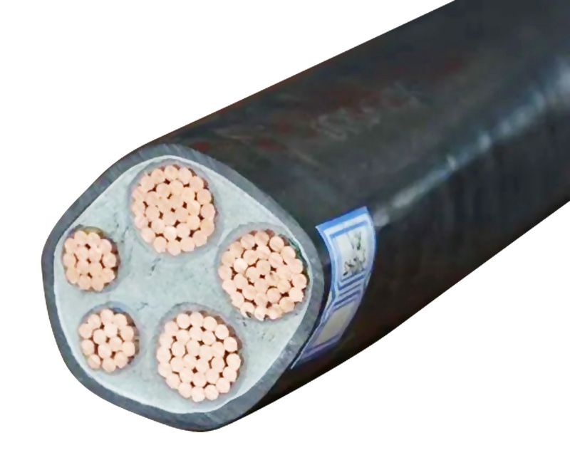 華新電線(xiàn)電纜下有樹(shù)木